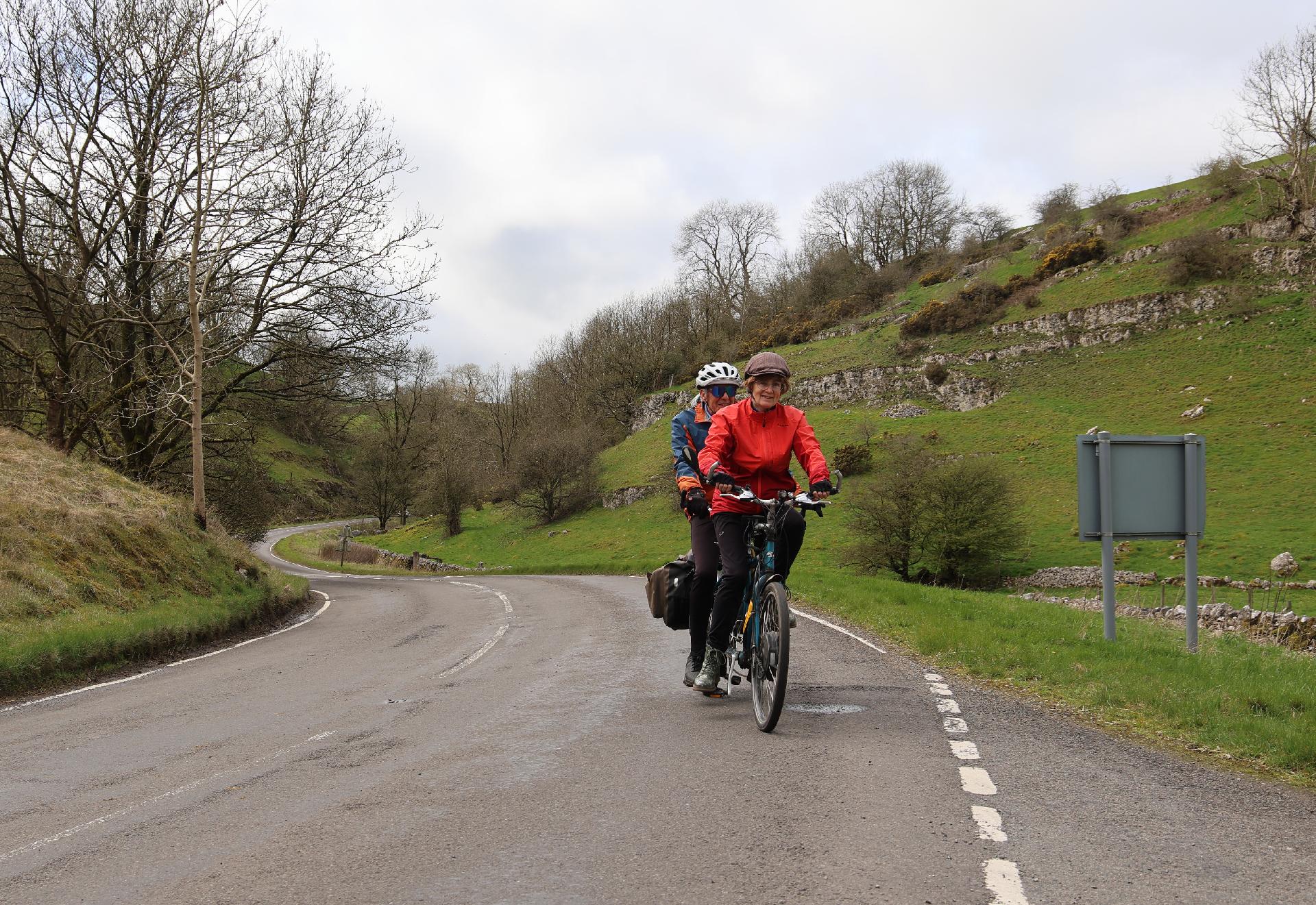 Heading to Parsley Hay from Hartington